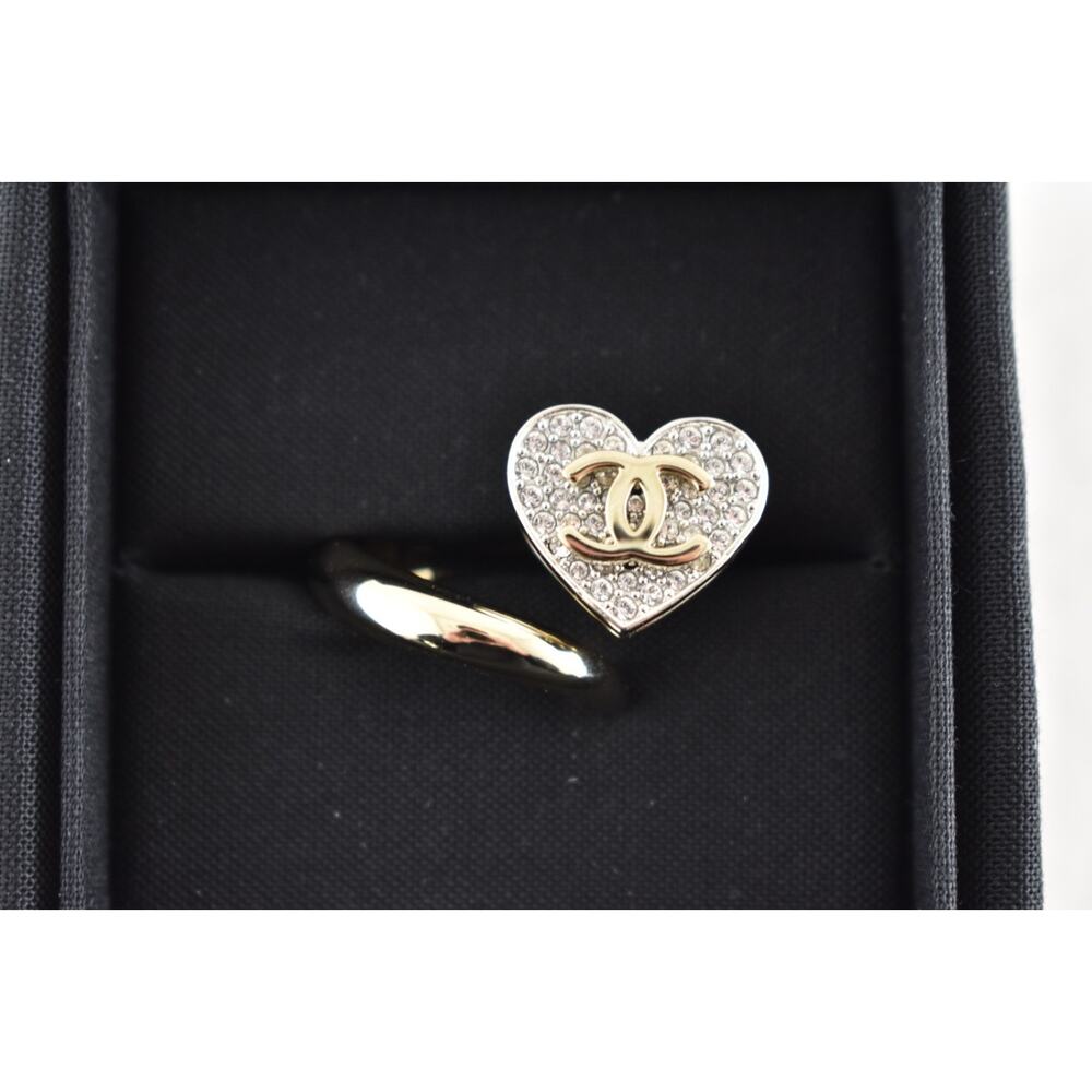 Chanel 26P Silver Gold Crystal Heart CC Logo Spiral Metal Fashion Finger Ring 52 - Picture 11 of 16